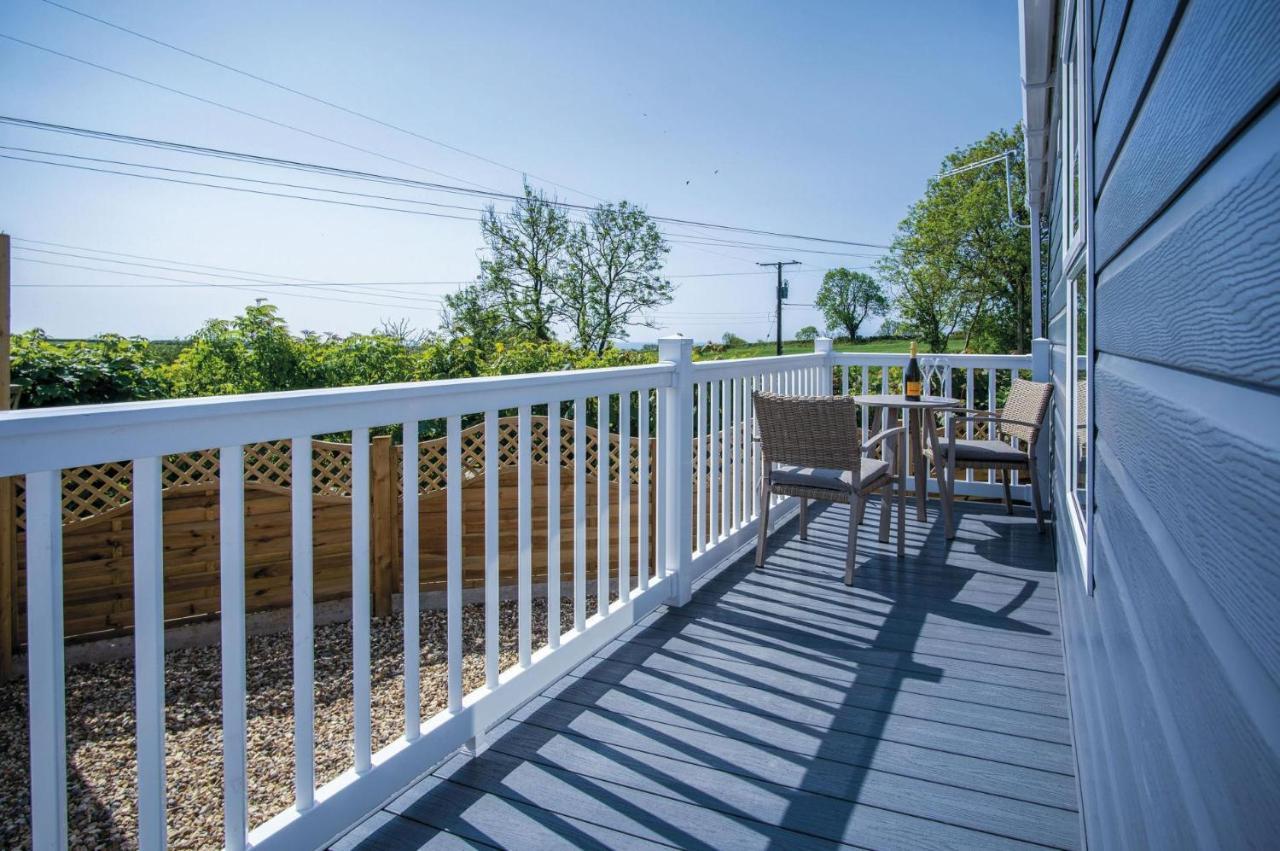 The Studio - 1 Bedroom Cabin - Amroth Εξωτερικό φωτογραφία