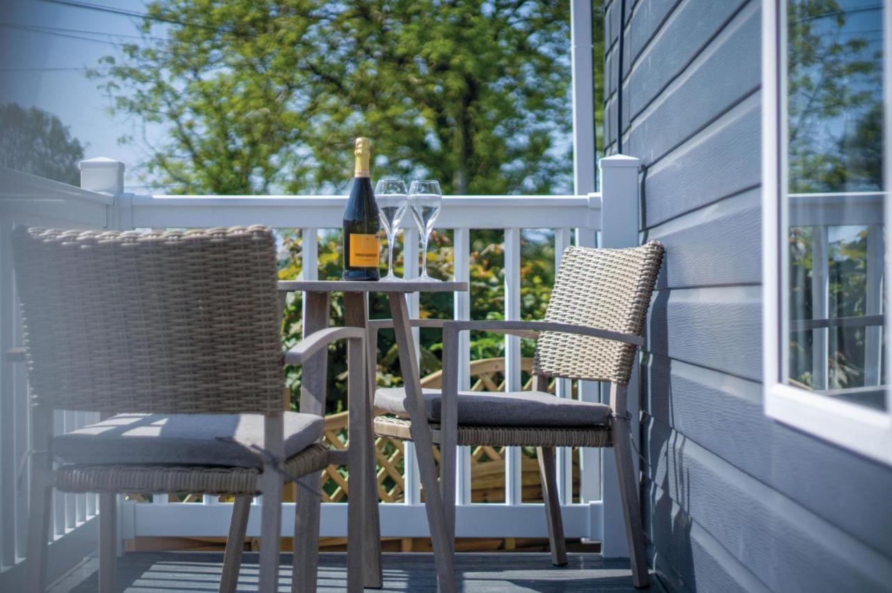 The Studio - 1 Bedroom Cabin - Amroth Εξωτερικό φωτογραφία