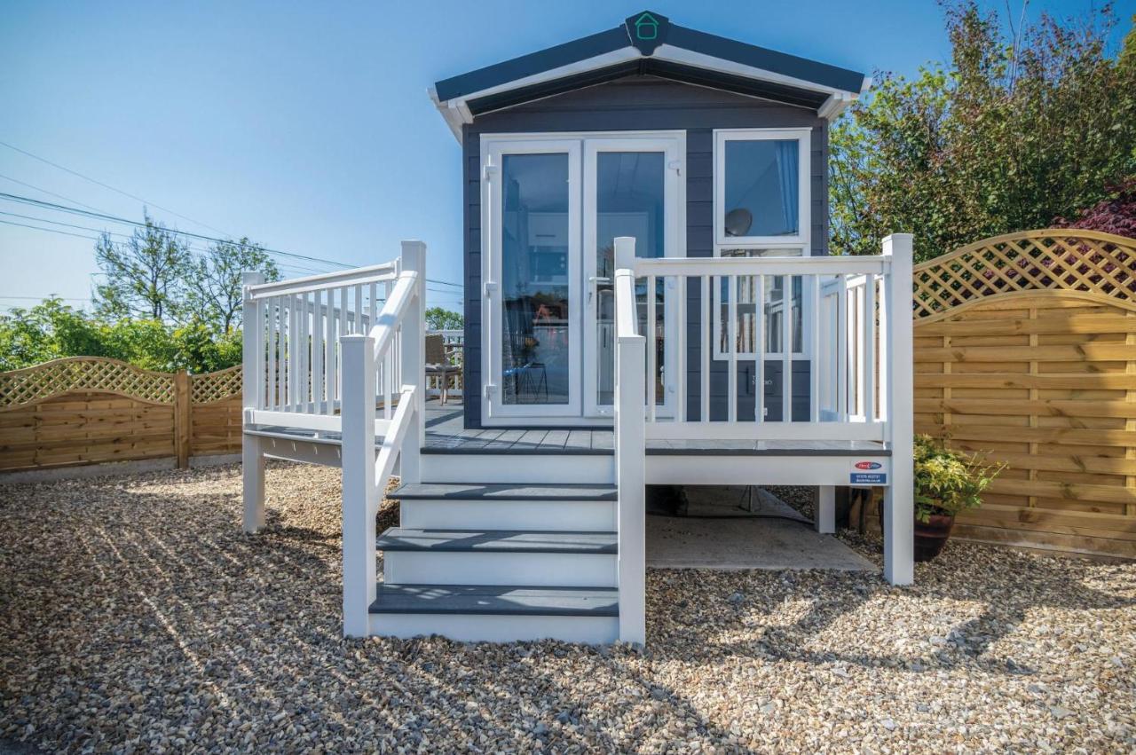 The Studio - 1 Bedroom Cabin - Amroth Εξωτερικό φωτογραφία